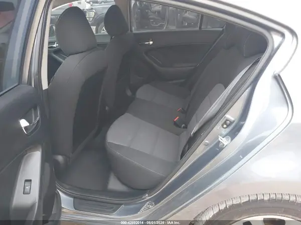 3KPFL4A73HE144231 2017 KIA FORTE - Image 8