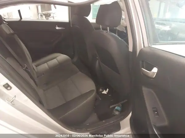 3KPFL4A73HE144634 2017 KIA FORTE - Image 8