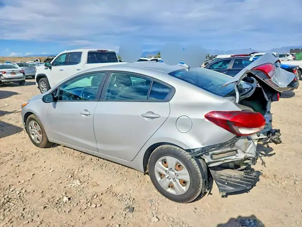 3KPFL4A73HE145038 2017 KIA FORTE - Image 2