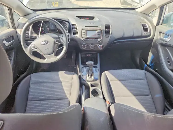 3KPFL4A73HE145038 2017 KIA FORTE - Image 8