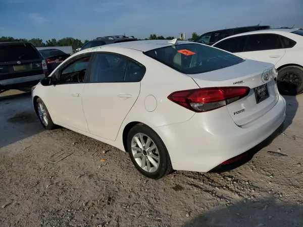3KPFL4A73HE151096 2017 KIA FORTE - Image 2