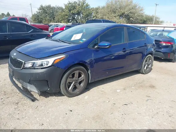 3KPFL4A73HE153527 2017 KIA FORTE - Image 2