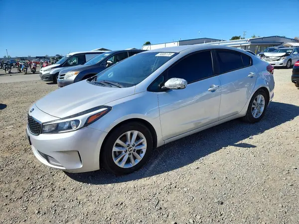3KPFL4A73HE153687 2017 KIA FORTE - Image 1