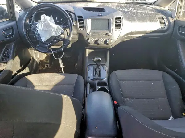 3KPFL4A73HE158291 2017 KIA FORTE - Image 8