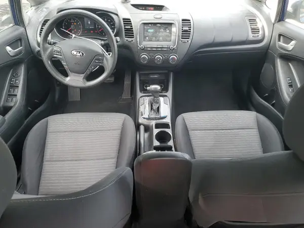 3KPFL4A73JE164386 2018 KIA FORTE - Image 8