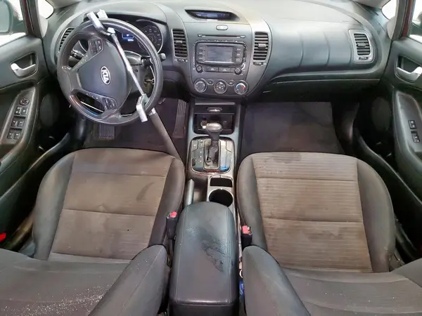3KPFL4A73JE166400 2018 KIA FORTE - Image 8