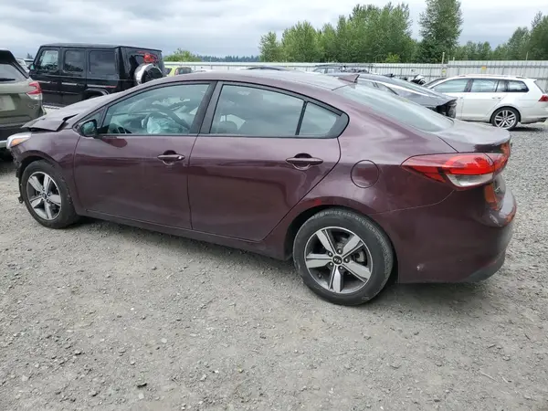 3KPFL4A73JE167904 2018 KIA FORTE - Image 2