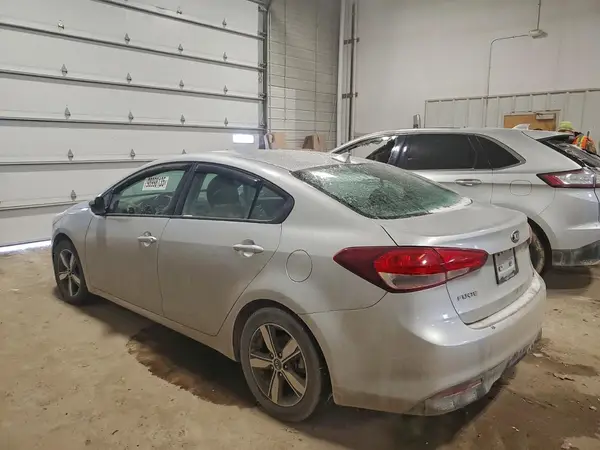 3KPFL4A73JE168910 2018 KIA FORTE - Image 2
