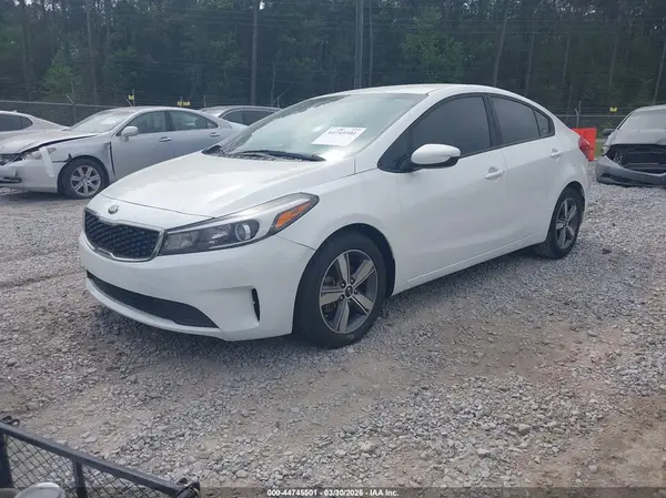 3KPFL4A73JE169409 2018 KIA FORTE - Image 2