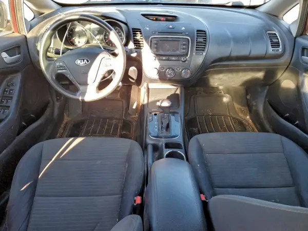 3KPFL4A73JE170690 2018 KIA FORTE - Image 8
