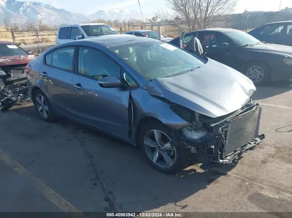 3KPFL4A73JE171175 2018 KIA FORTE - Image 1