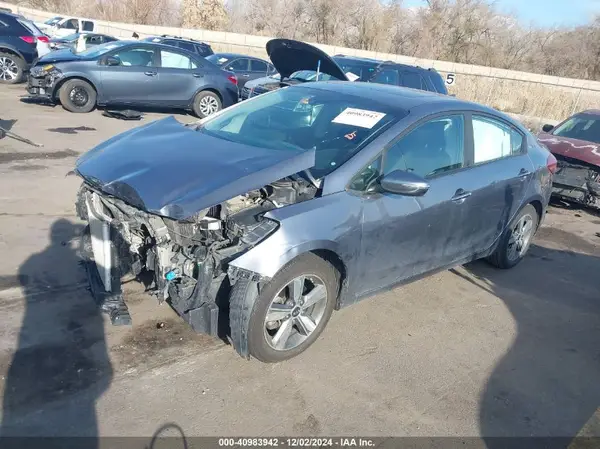 3KPFL4A73JE171175 2018 KIA FORTE - Image 2