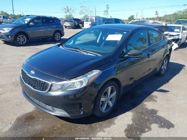 3KPFL4A73JE172617 2018 KIA FORTE - Image 2