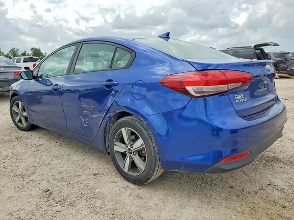 3KPFL4A73JE172956 2018 KIA FORTE - Image 2