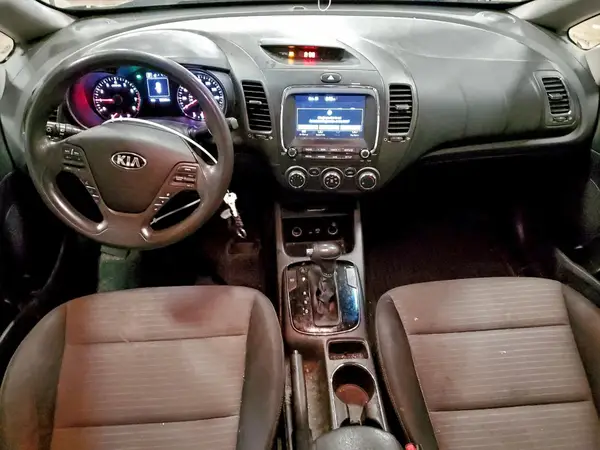 3KPFL4A73JE175954 2018 KIA FORTE - Image 8