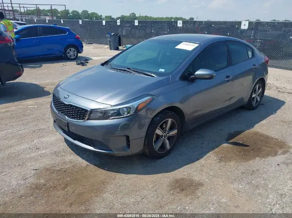 3KPFL4A73JE178336 2018 KIA FORTE - Image 2