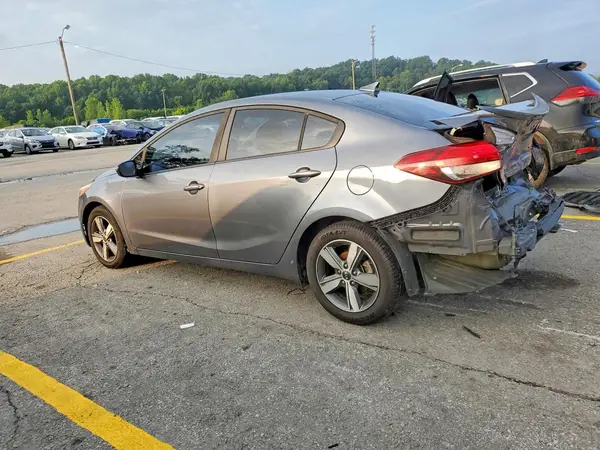 3KPFL4A73JE180720 2018 KIA FORTE - Image 2
