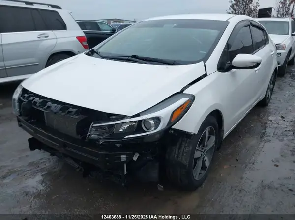 3KPFL4A73JE181690 2018 KIA FORTE - Image 2