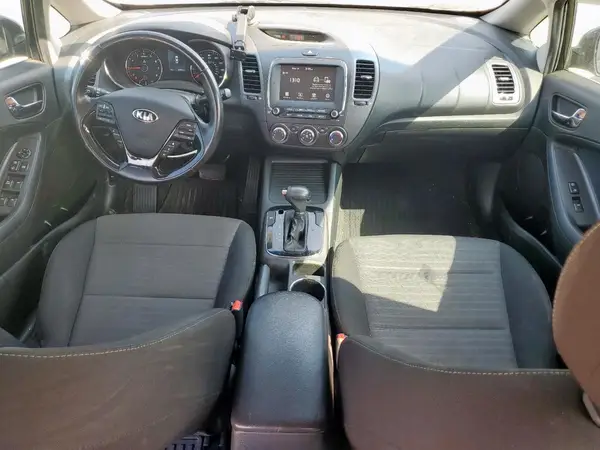 3KPFL4A73JE184377 2018 KIA FORTE - Image 8