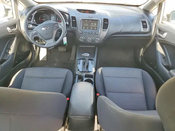 3KPFL4A73JE184458 2018 KIA FORTE - Image 8