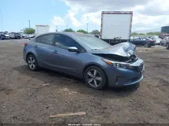 3KPFL4A73JE185660 2018 KIA FORTE