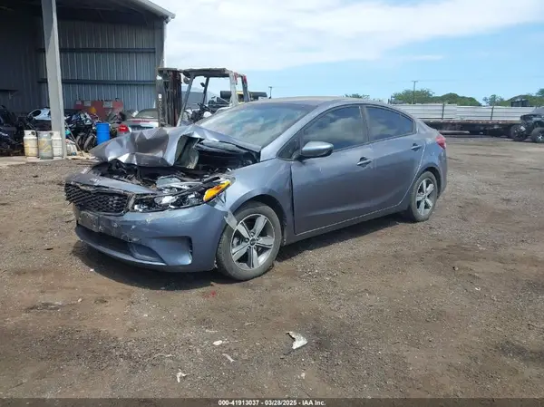 3KPFL4A73JE185660 2018 KIA FORTE - Image 2