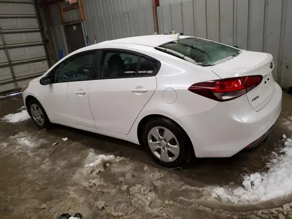 3KPFL4A73JE191314 2018 KIA FORTE - Image 2