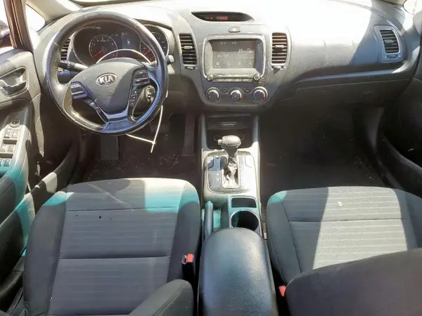 3KPFL4A73JE191362 2018 KIA FORTE - Image 8