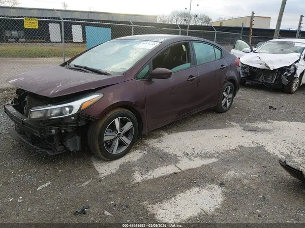 3KPFL4A73JE191782 2018 KIA FORTE - Image 2