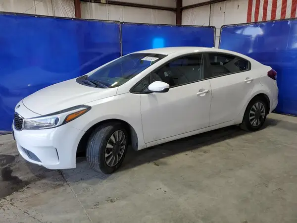 3KPFL4A73JE195346 2018 KIA FORTE - Image 1