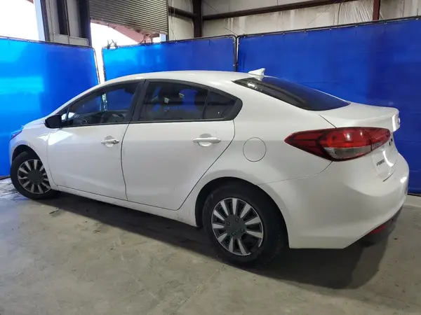 3KPFL4A73JE195346 2018 KIA FORTE - Image 2