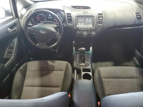 3KPFL4A73JE195346 2018 KIA FORTE - Image 8