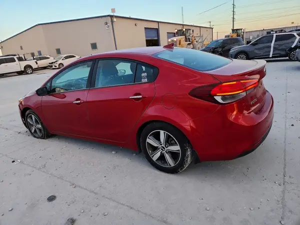3KPFL4A73JE197579 2018 KIA FORTE - Image 2