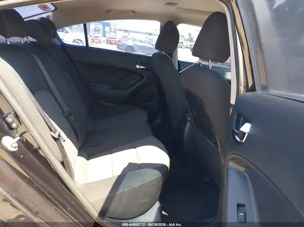 3KPFL4A73JE198053 2018 KIA FORTE - Image 8