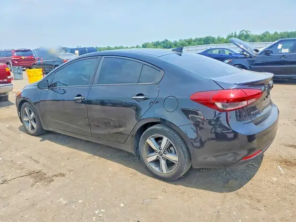 3KPFL4A73JE198134 2018 KIA FORTE - Image 2