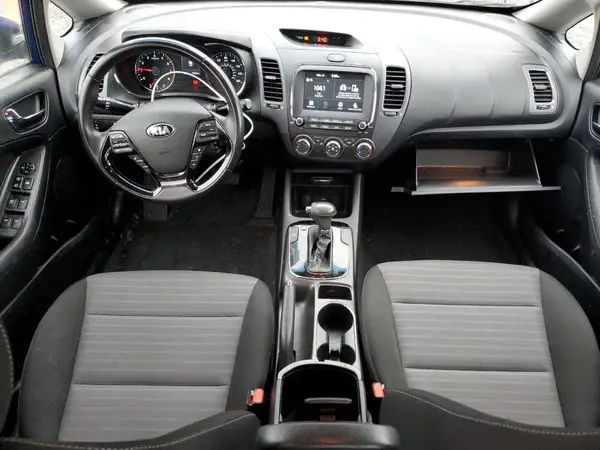 3KPFL4A73JE198912 2018 KIA FORTE - Image 8