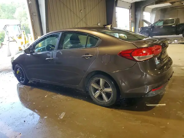 3KPFL4A73JE199767 2018 KIA FORTE - Image 2