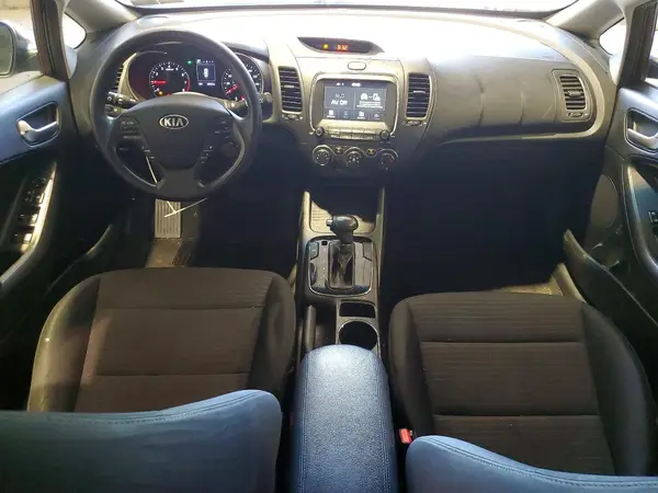 3KPFL4A73JE199767 2018 KIA FORTE - Image 8