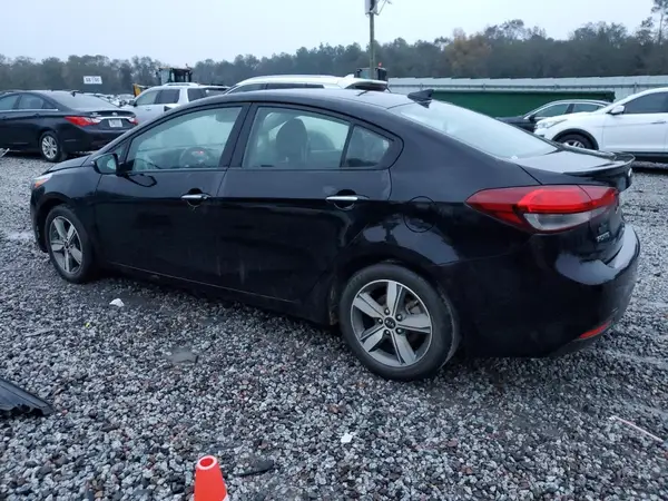 3KPFL4A73JE200531 2018 KIA FORTE - Image 2