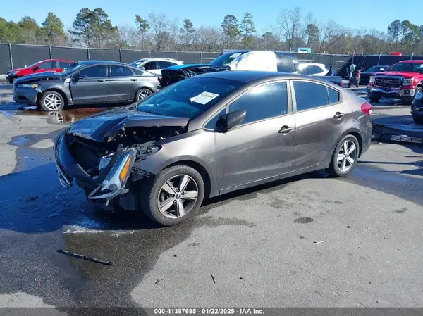 3KPFL4A73JE201050 2018 KIA FORTE - Image 2