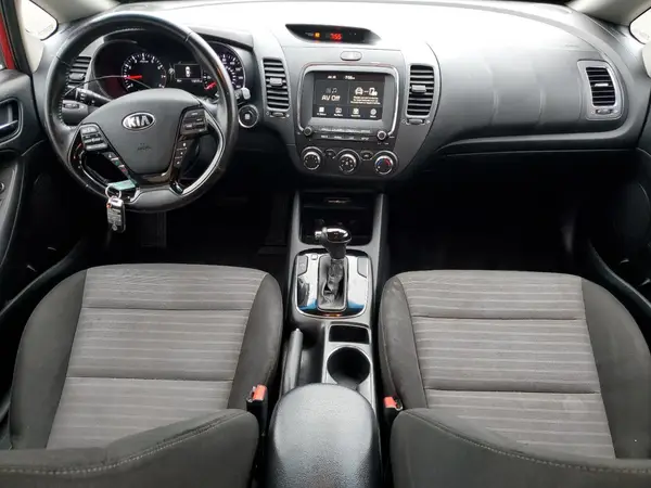 3KPFL4A73JE201498 2018 KIA FORTE - Image 8