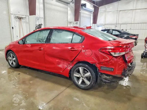 3KPFL4A73JE203428 2018 KIA FORTE - Image 2