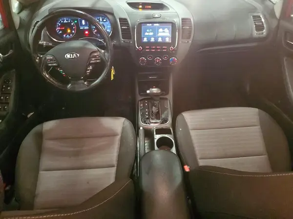 3KPFL4A73JE203428 2018 KIA FORTE - Image 8