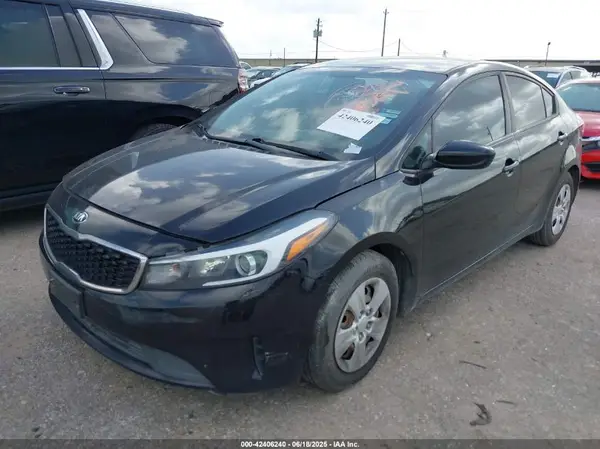 3KPFL4A73JE203736 2018 KIA FORTE - Image 2
