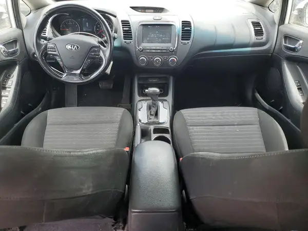 3KPFL4A73JE203994 2018 KIA FORTE - Image 8
