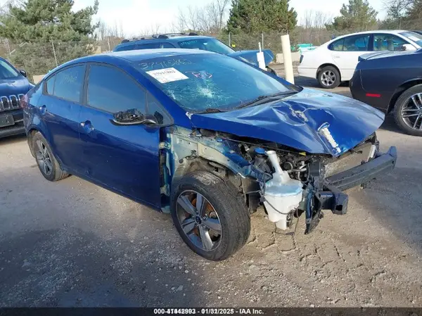 3KPFL4A73JE206989 2018 KIA FORTE - Image 1