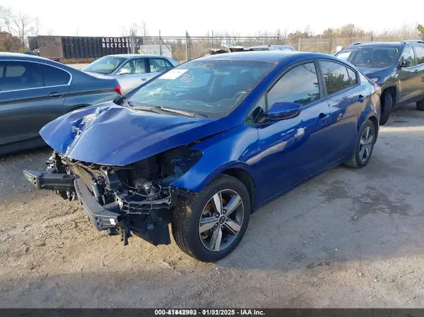 3KPFL4A73JE206989 2018 KIA FORTE - Image 2