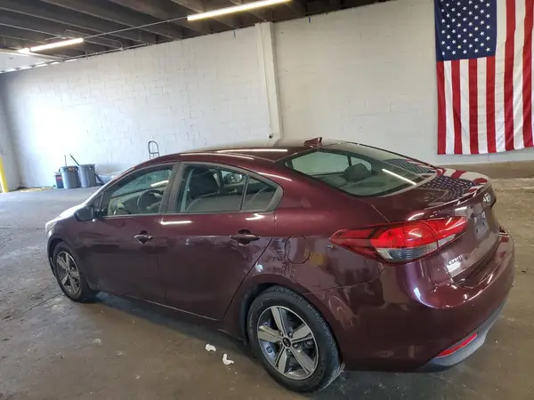 3KPFL4A73JE208127 2018 KIA FORTE - Image 2