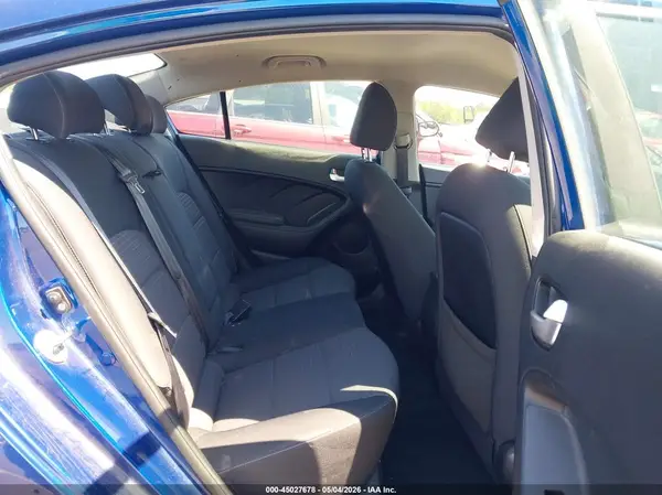 3KPFL4A73JE209908 2018 KIA FORTE - Image 8