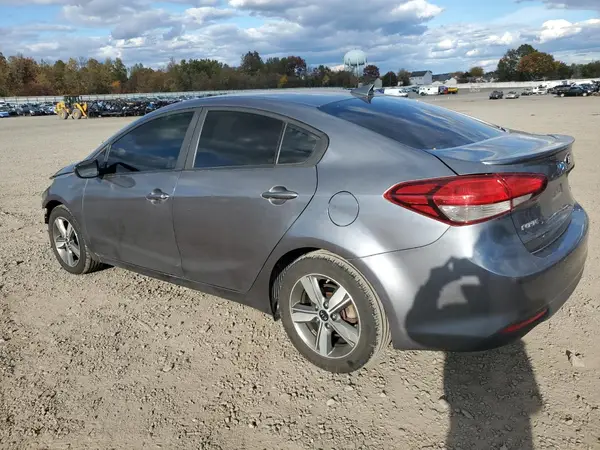 3KPFL4A73JE210895 2018 KIA FORTE - Image 2